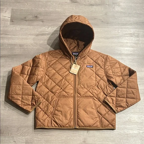 PATAGONIA | Women's Diamond Quilted Bomber Hoody - Picture 4 of 12